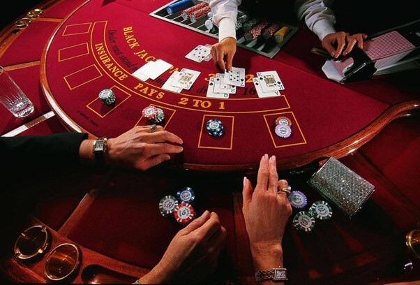 Exploring the Complex Relationship Between Sharia Law and Arabian Gambling